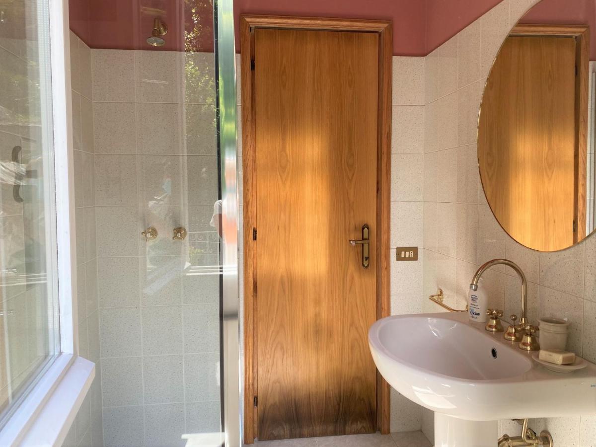 Casa Del Custode: Renovated Flat With Garden In A Villa Near The Lake 스트레사 외부 사진