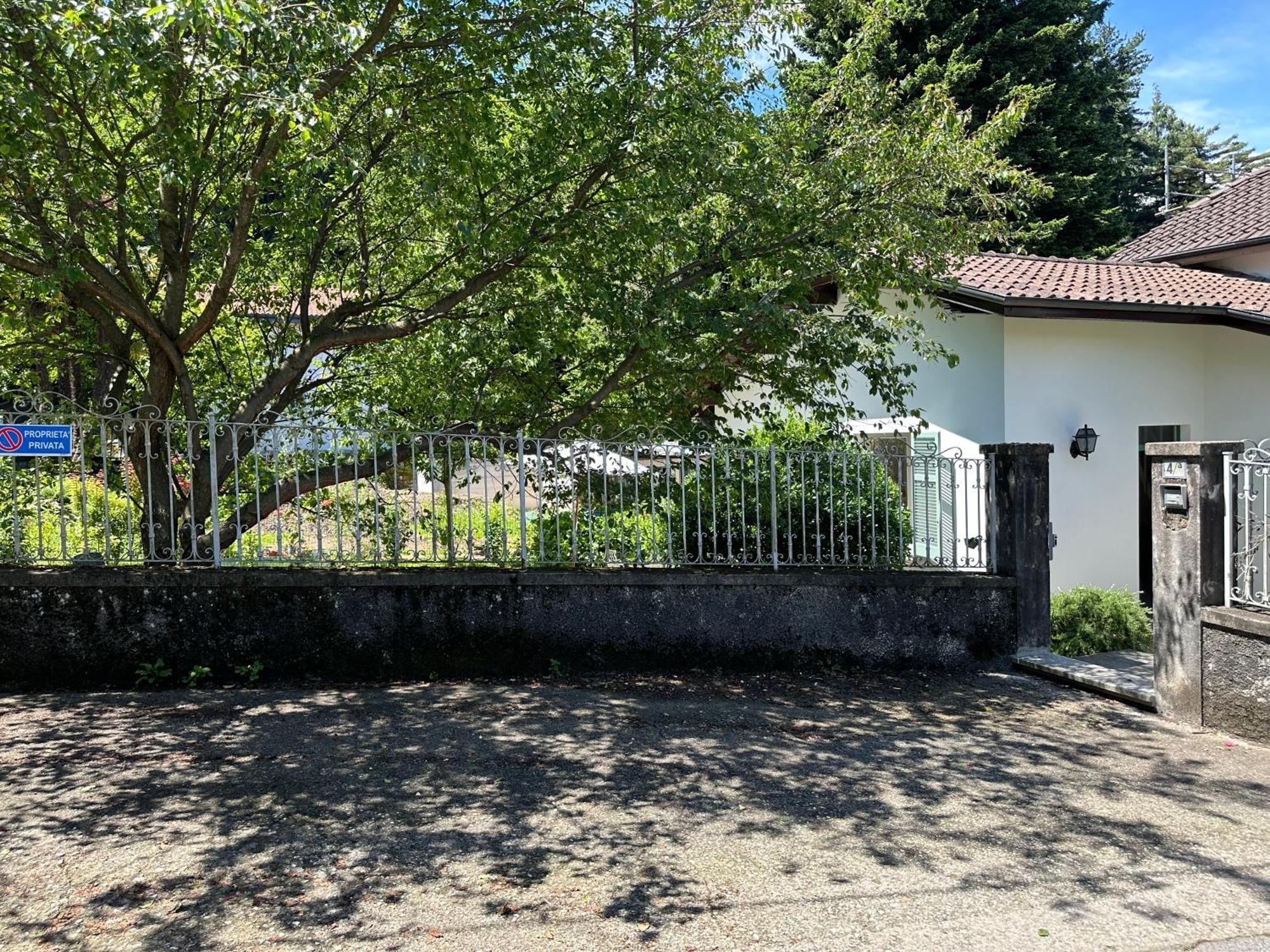 Casa Del Custode: Renovated Flat With Garden In A Villa Near The Lake 스트레사 외부 사진